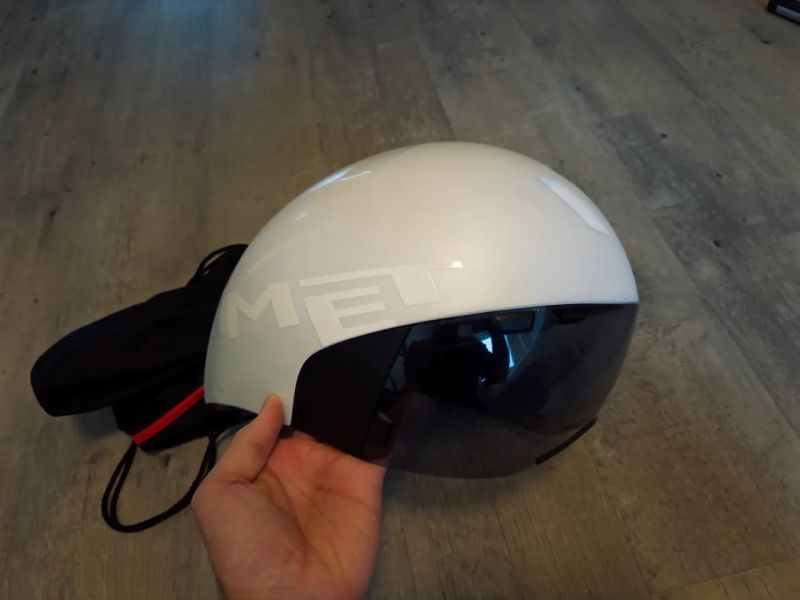 Triatlonová helma MET Codatronca – Medium