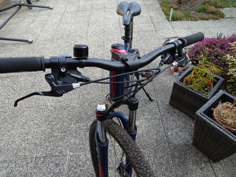 Rockrider ST520 kola 27,5" Rám S"