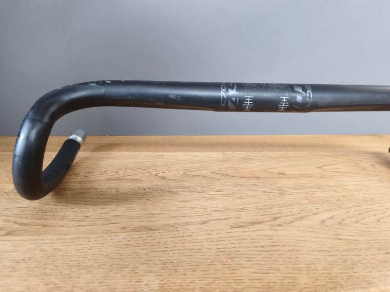 karbonová řidítka GIANT Contact SLR a EASTON EC70ax......