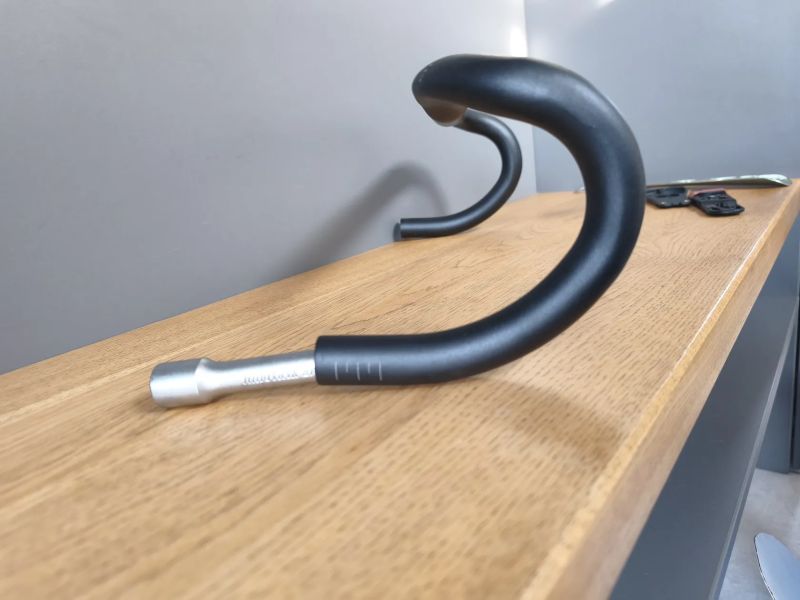 karbonová řidítka GIANT Contact SLR a EASTON EC70ax......