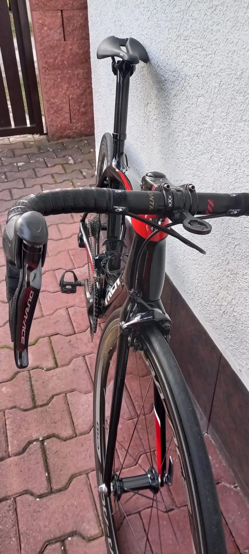 Trek Emonda SLR 54cm, Dura-Ace Di2, Bontrager XXX, váha 6,4kg