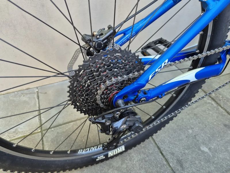 Celoodpružené kolo Specialized, vel.M, převody 1x11