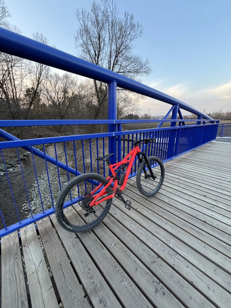 Specialized Enduro Comp M – RockShox Yari po servisu, GX Eagle