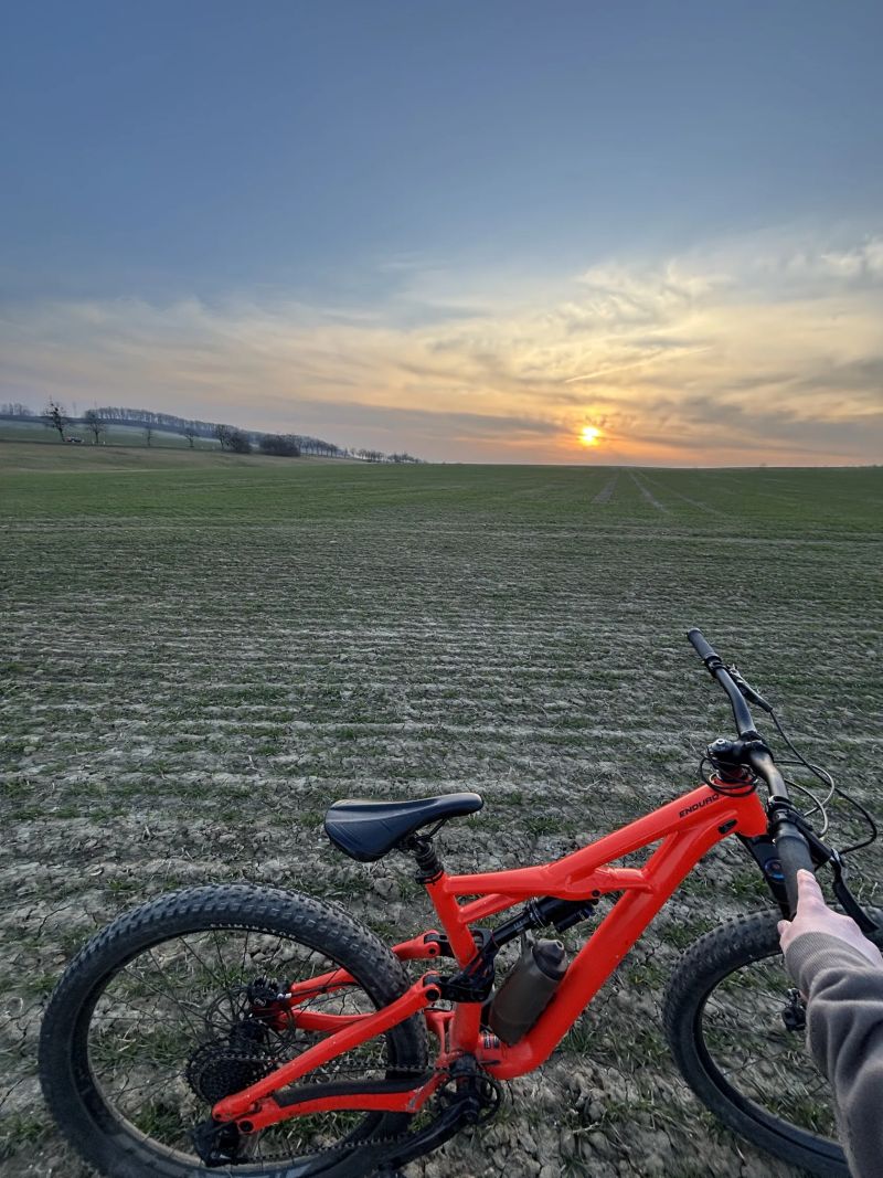 Specialized Enduro Comp M – RockShox Yari po servisu, GX Eagle