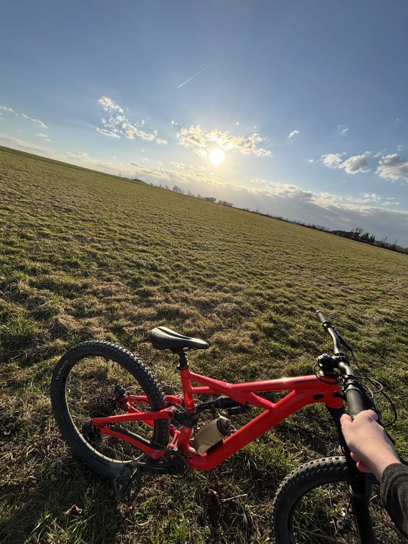 Specialized Enduro Comp M – RockShox Yari po servisu, GX Eagle