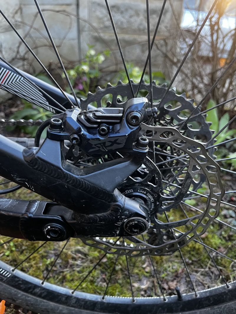 GT Sensor Carbon Elite