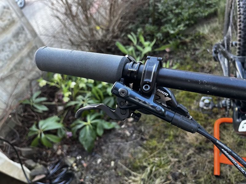 GT Sensor Carbon Elite