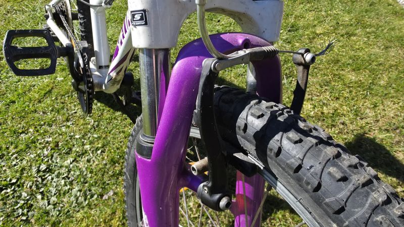 2x dětské horské kolo 20" plus koloběžka