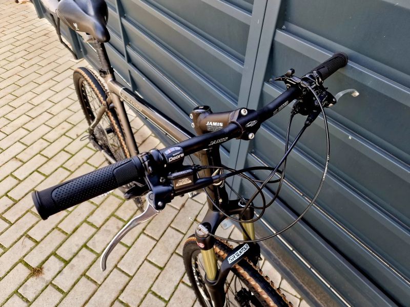 (16)Horské hliníkové kolo Jamis Air 