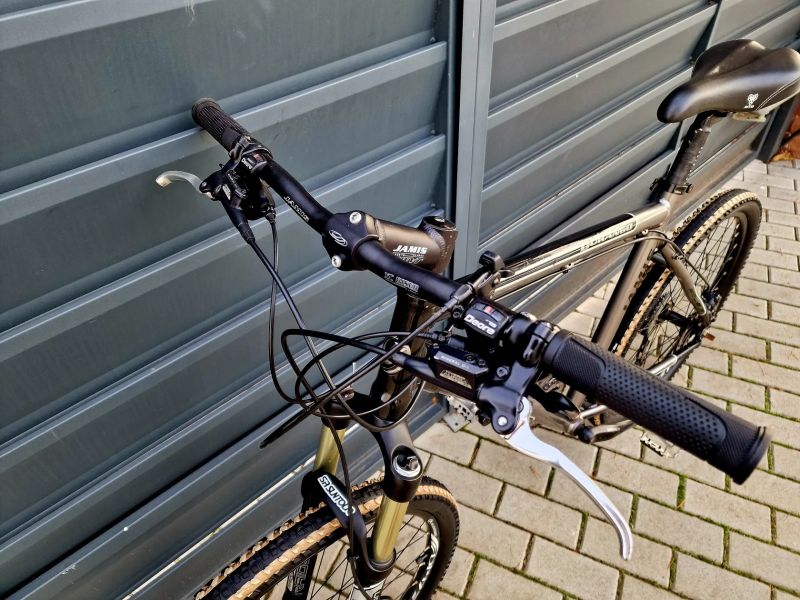 (16)Horské hliníkové kolo Jamis Air 