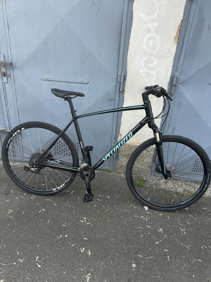 Specialized Crosstrail Elite, kola 28”