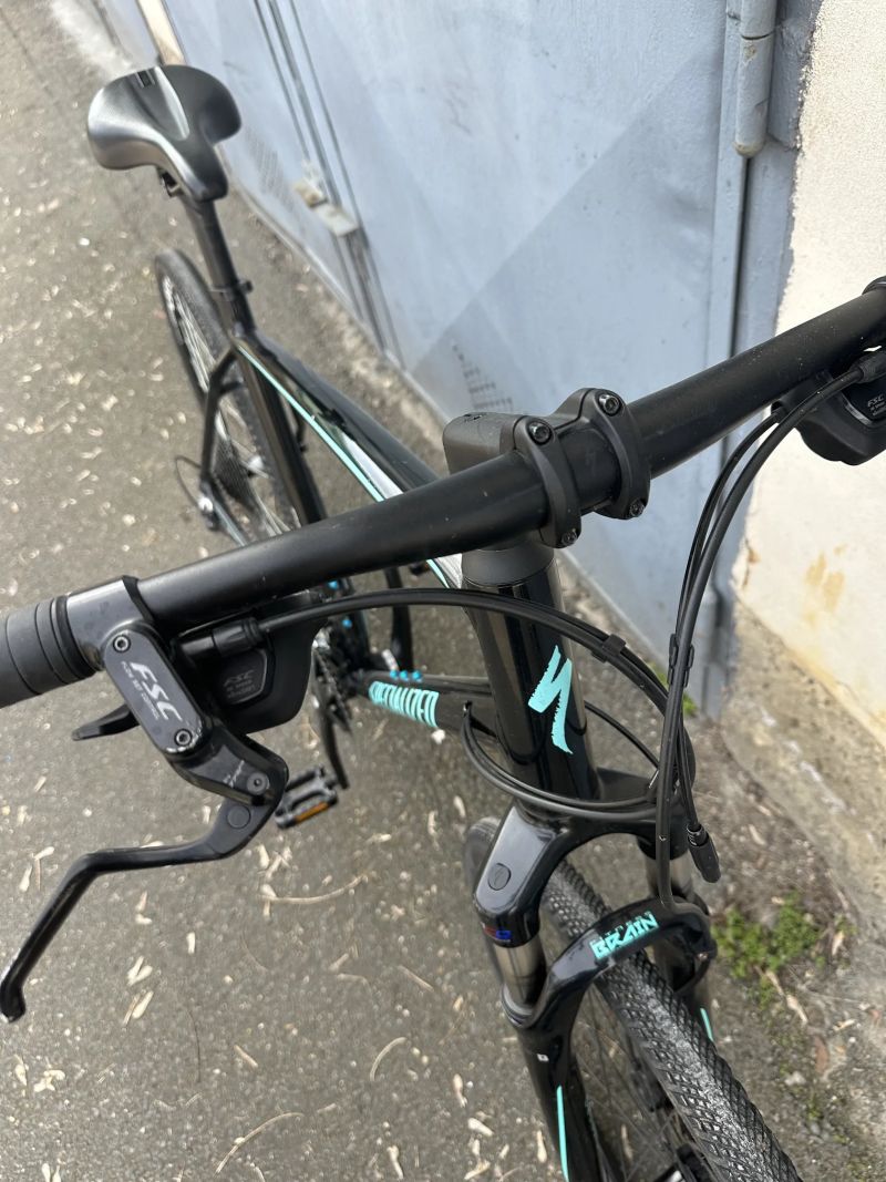 Specialized Crosstrail Elite, kola 28”