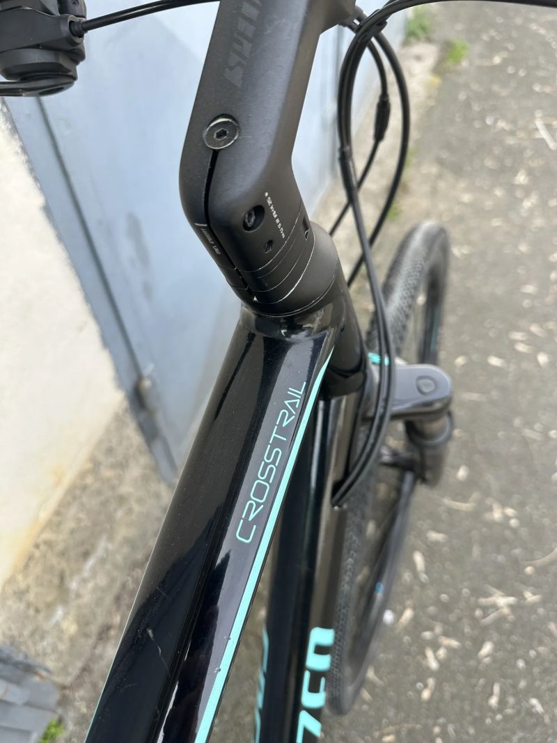 Specialized Crosstrail Elite, kola 28”