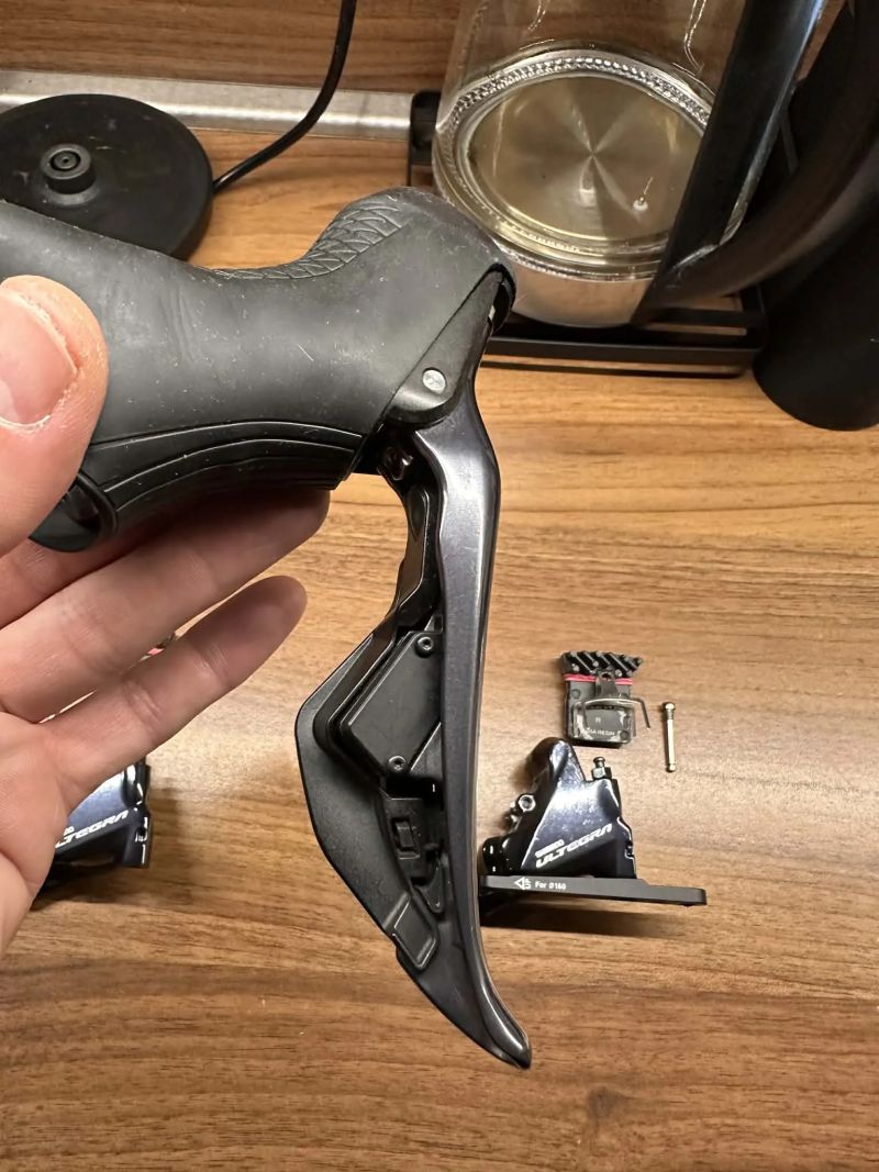 Levá páka a třmeny Shimano Ultegra 8070 Di2