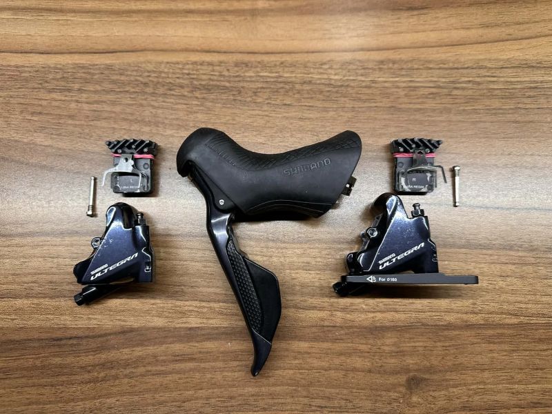 Levá páka a třmeny Shimano Ultegra 8070 Di2