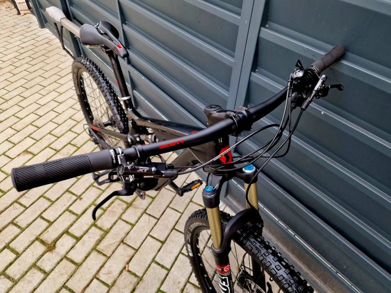 (29) Celoodpružené kolo Scott Genius 29"