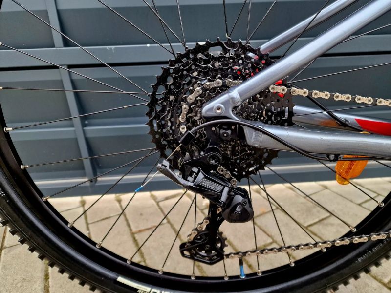 (33)Horské hliníkové kolo RockRider 29"