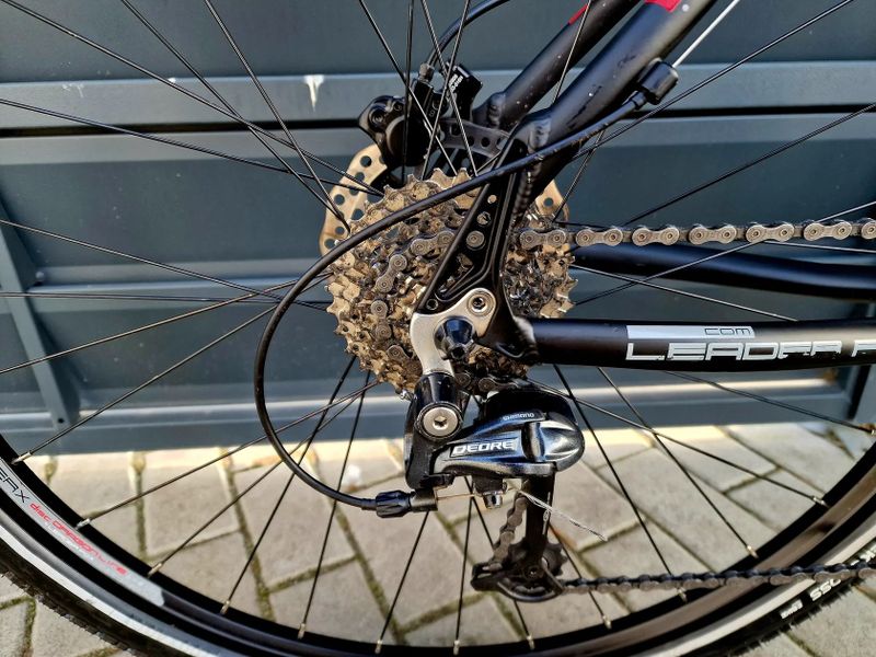 (42)Crossové/Trekingové kolo Leader Fox Air 28"