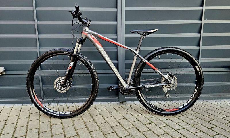 (48)Horské hliníkové kolo Kross 29"