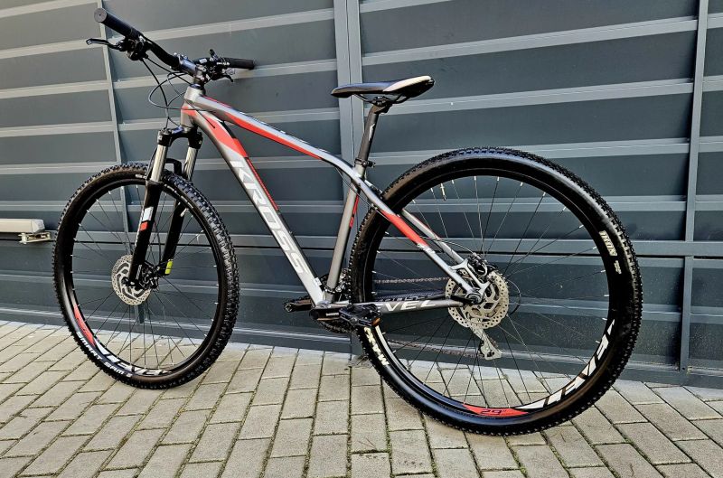 (48)Horské hliníkové kolo Kross 29"