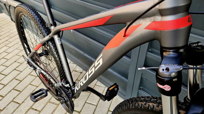 (48)Horské hliníkové kolo Kross 29"