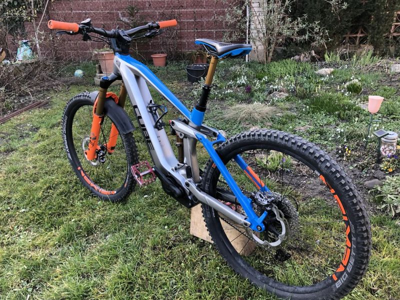 Cube Stereo hybrid 160 hpc action team