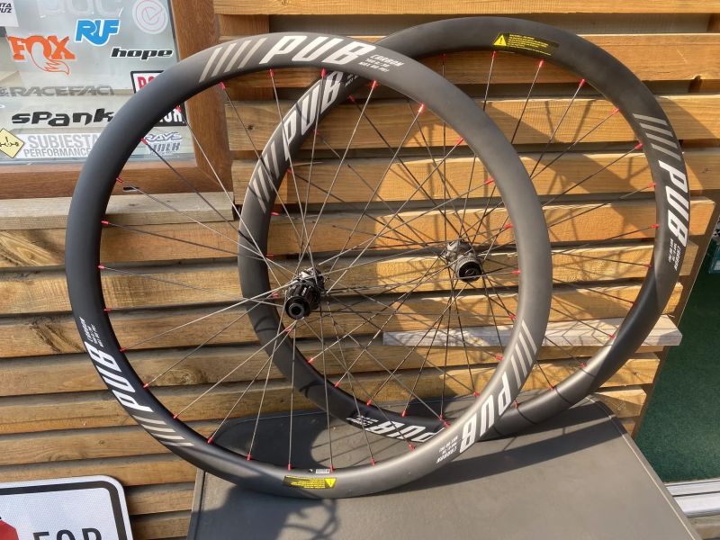 nové karbonové výplety PUB silniční/gravel