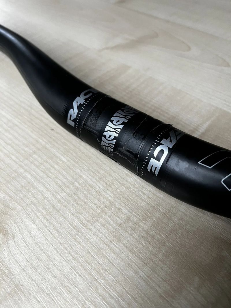 Karbonová super lehká Řídítka 35mm a Představec RACEFACE