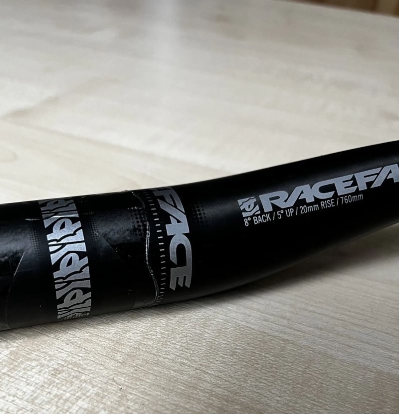 Karbonová super lehká Řídítka 35mm a Představec RACEFACE