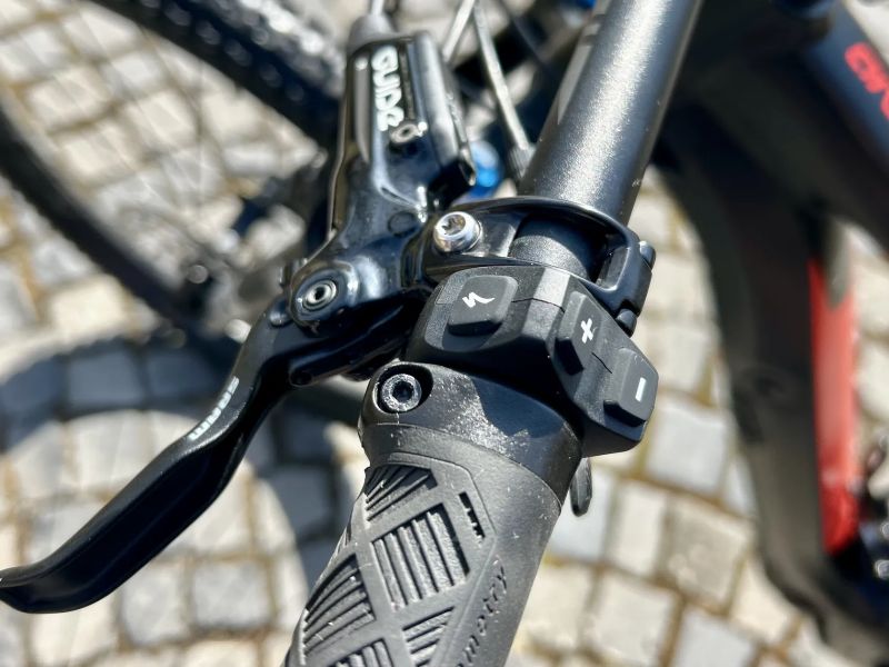 Specialized Turbo Levo FSR CE - L - pouze 105 Km