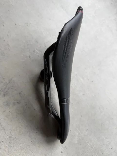 Prodám karbonové sedlo Selle San Marco Shortfit CFX OPEN wide