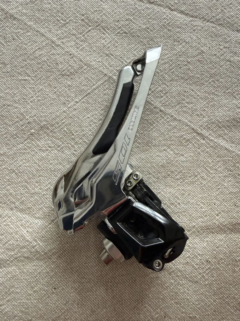 Shimano 105 přesmýkač