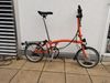 Elektrifikovaný skládací Brompton C Line s taškou Vincita Birch