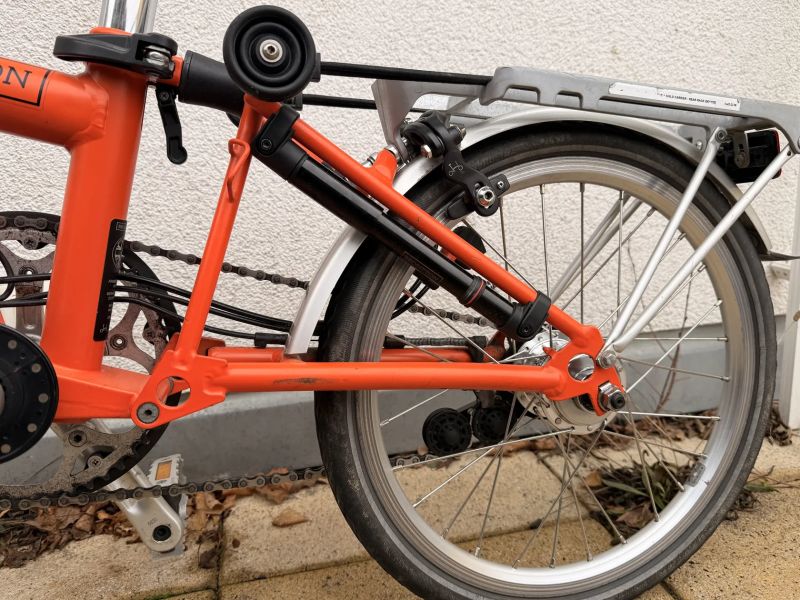 Elektrifikovaný skládací Brompton C Line s taškou Vincita Birch
