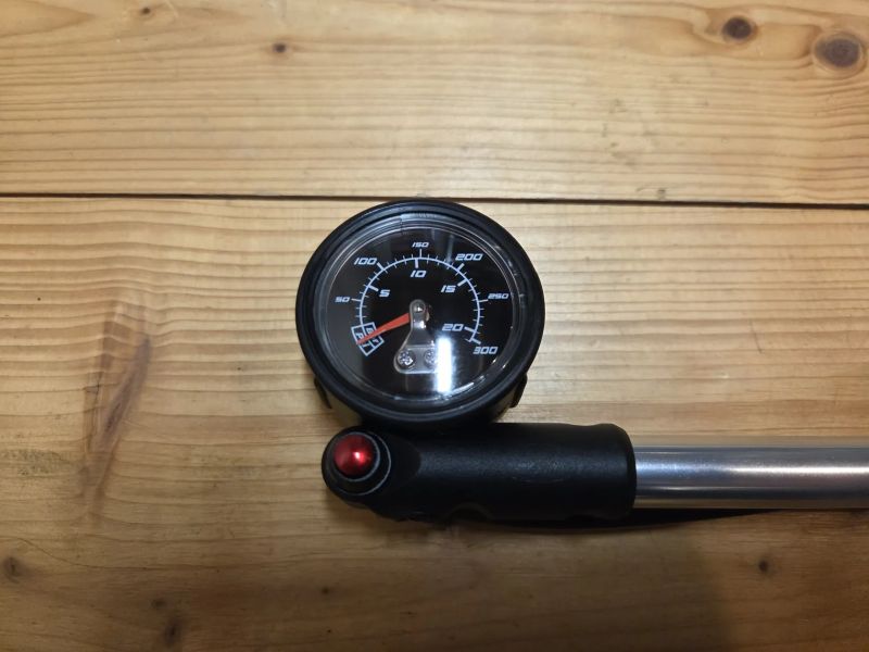 Prodám novou pumpičku na vidlice/tlumiče 