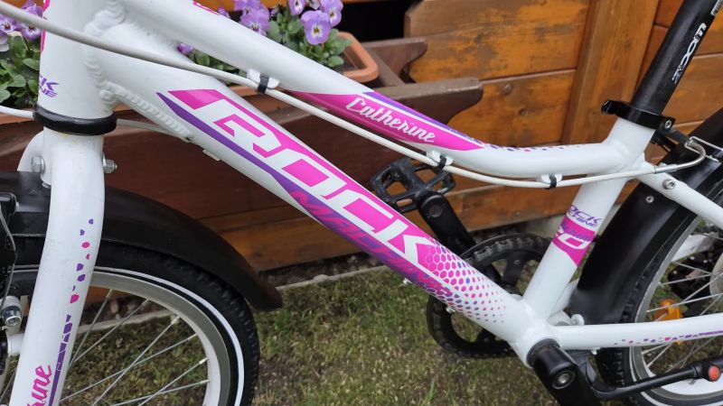 Dětské dívčí kolo 30" Rock Machine Catherine 4-9let postava 100-135cm po servisu.