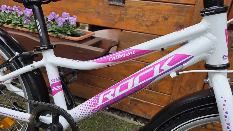 Dětské dívčí kolo 30" Rock Machine Catherine 4-9let postava 100-135cm po servisu.