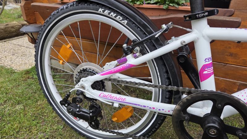 Dětské dívčí kolo 30" Rock Machine Catherine 4-9let postava 100-135cm po servisu.