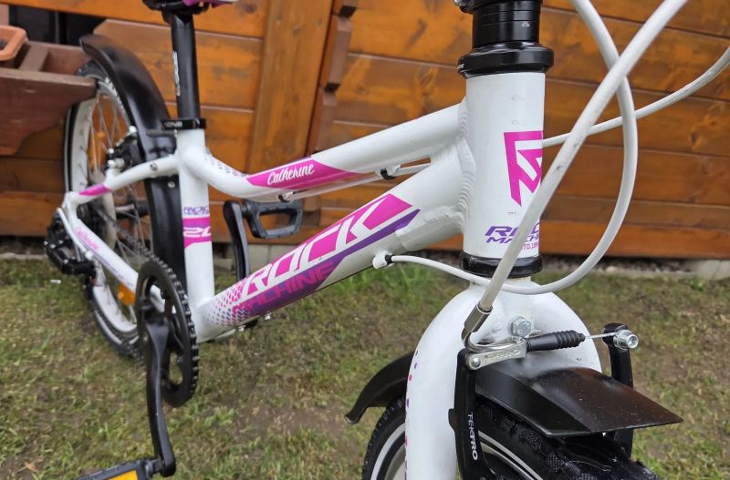 Dětské dívčí kolo 30" Rock Machine Catherine 4-9let postava 100-135cm po servisu.