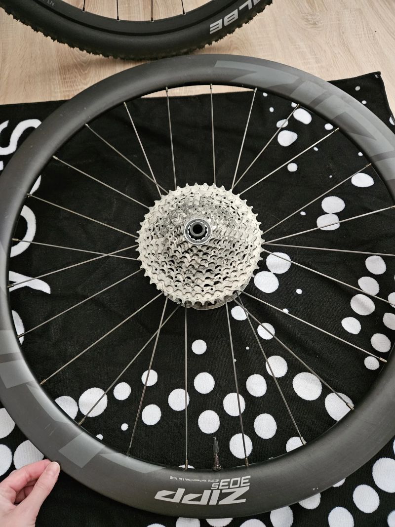 ZIPP 303 S Carbon zapletené kolo, tubeless ready , diskové