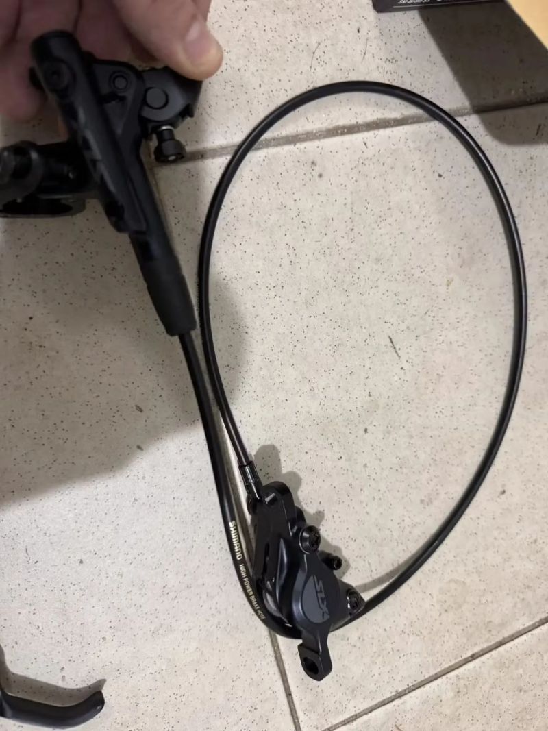 Brzdy Shimano SLX BR-M7100 a BR-M7110 Flatmount