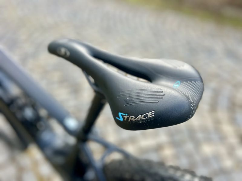 Specialized Turbo Levo HT 29” – vel. S – nájezd jen 2 000 km! ⚡