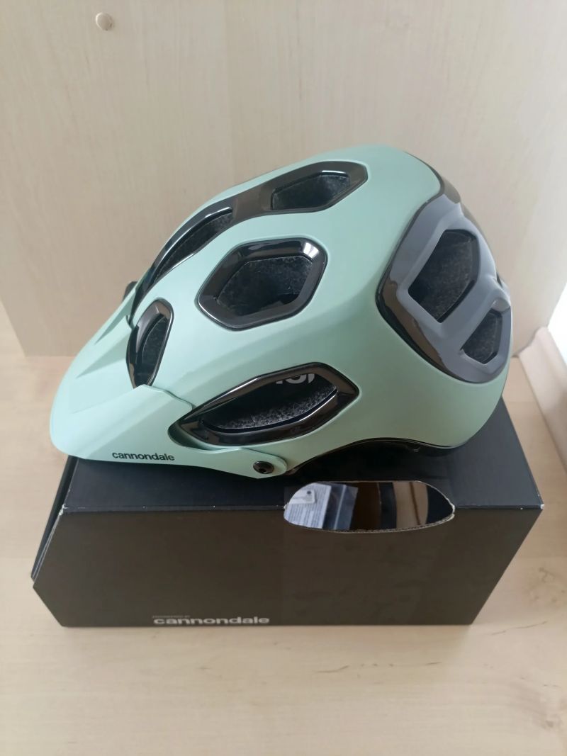Cyklistická helma Cannondale, vel. 54-58, NOVÁ