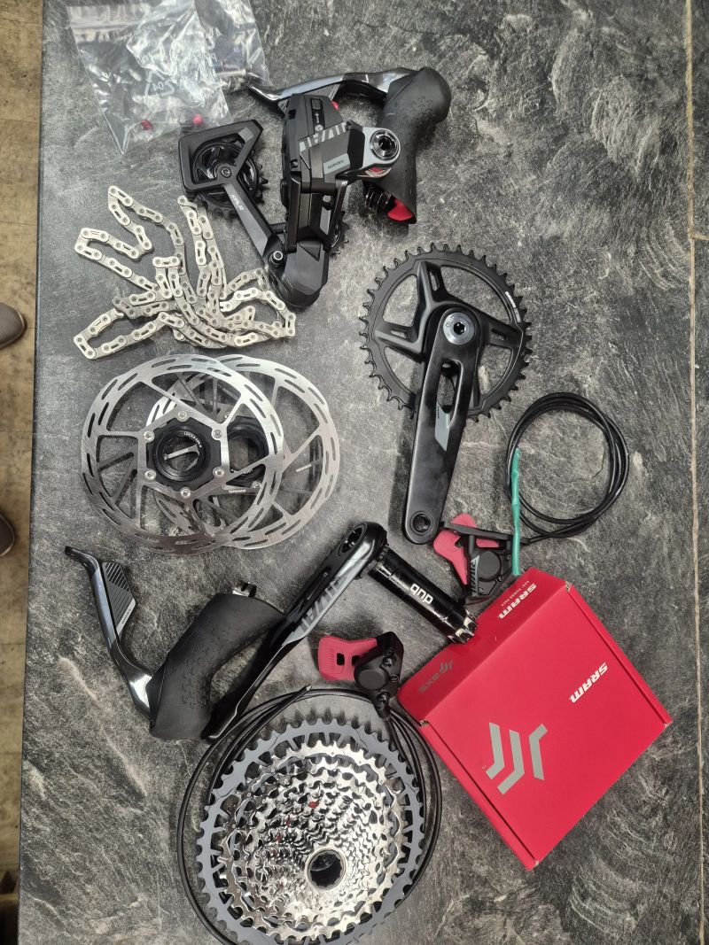 Sram Rival AXS E1 XPLR celá sada