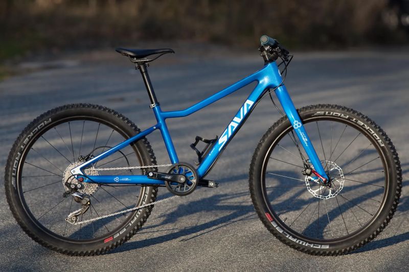 Sava Barn 4.4, váha 8.2kg, karbon, 1x11 XTR, 24' kola