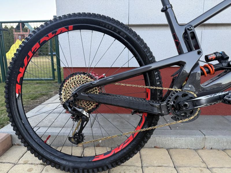 Santa Cruz Megatower V2 CC