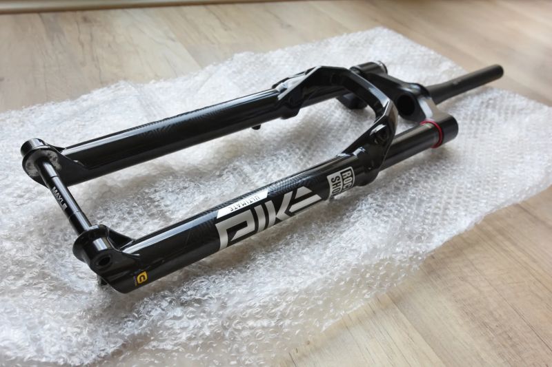 Vidlice Rock Shox Pike Ultimate Flight Attendant Debon Air+ 29“ 140 mm