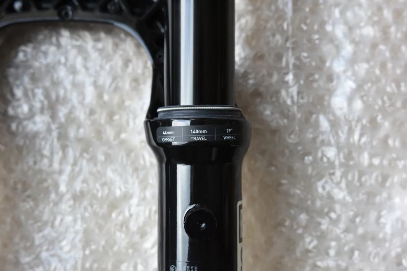 Vidlice Rock Shox Pike Ultimate Flight Attendant Debon Air+ 29“ 140 mm