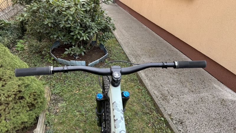 Specialized Specialized Status FR build. TOP STAV!