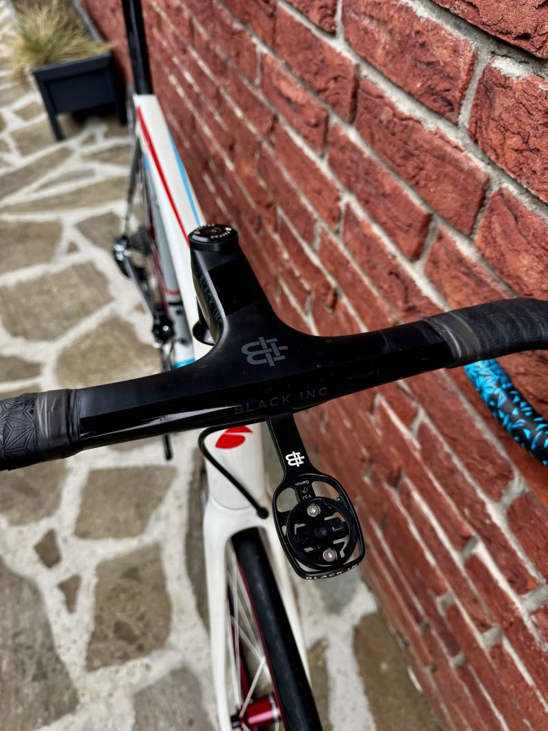 Factor O2 – karbonový silniční bike, SRAM eTap, karbonová kola Velikost 58